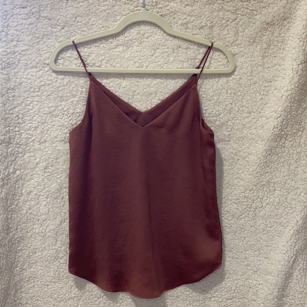 EXPRESS FLOWY TOP W/ ADJUSTABLE STRAPS